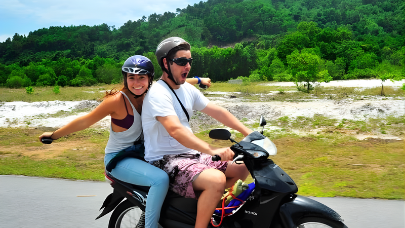 Renting a motorbike at Trang An Ao Dai Homestay (4)